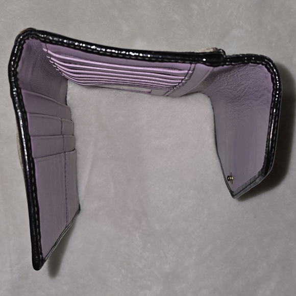 Coach Madison Trifold Wallet - Picture 4 of 9